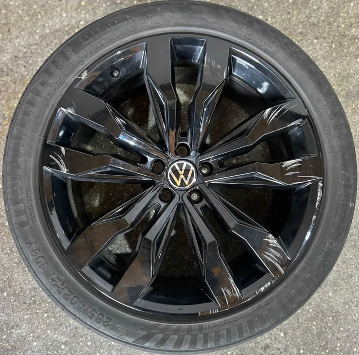 21" Genuine VW TOUAREG SUZUKA Alloy Wheels & Tyres - Image 4