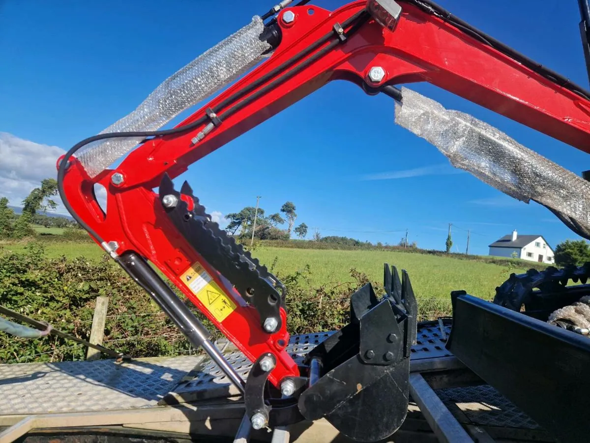 NEW Miva VA13 mini digger - Image 2