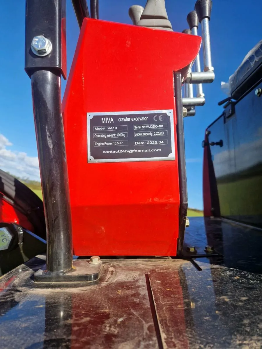 NEW Miva VA13 mini digger - Image 4