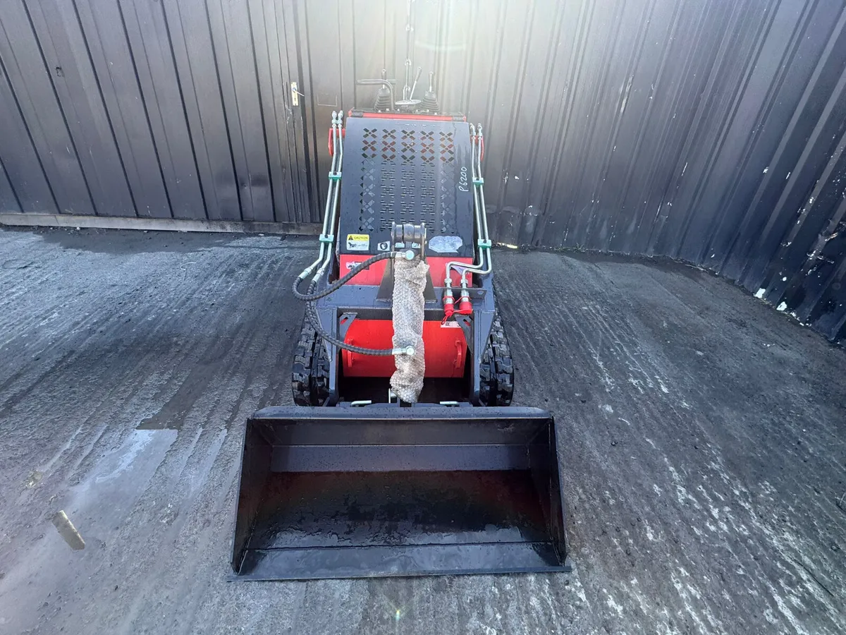 LIHUA LRT360 Tracked Pedestrian Skidsteer Loader - Image 2