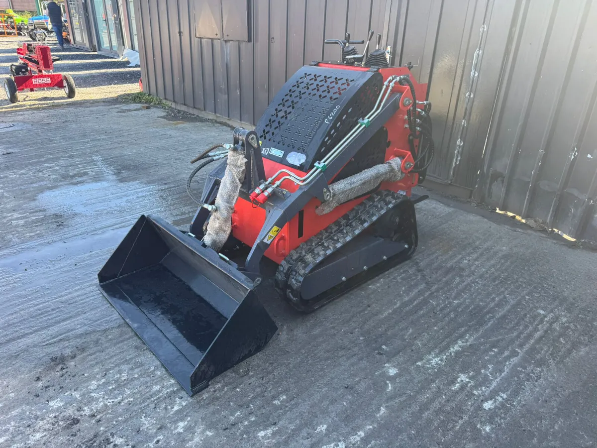 LIHUA LRT360 Tracked Pedestrian Skidsteer Loader - Image 1