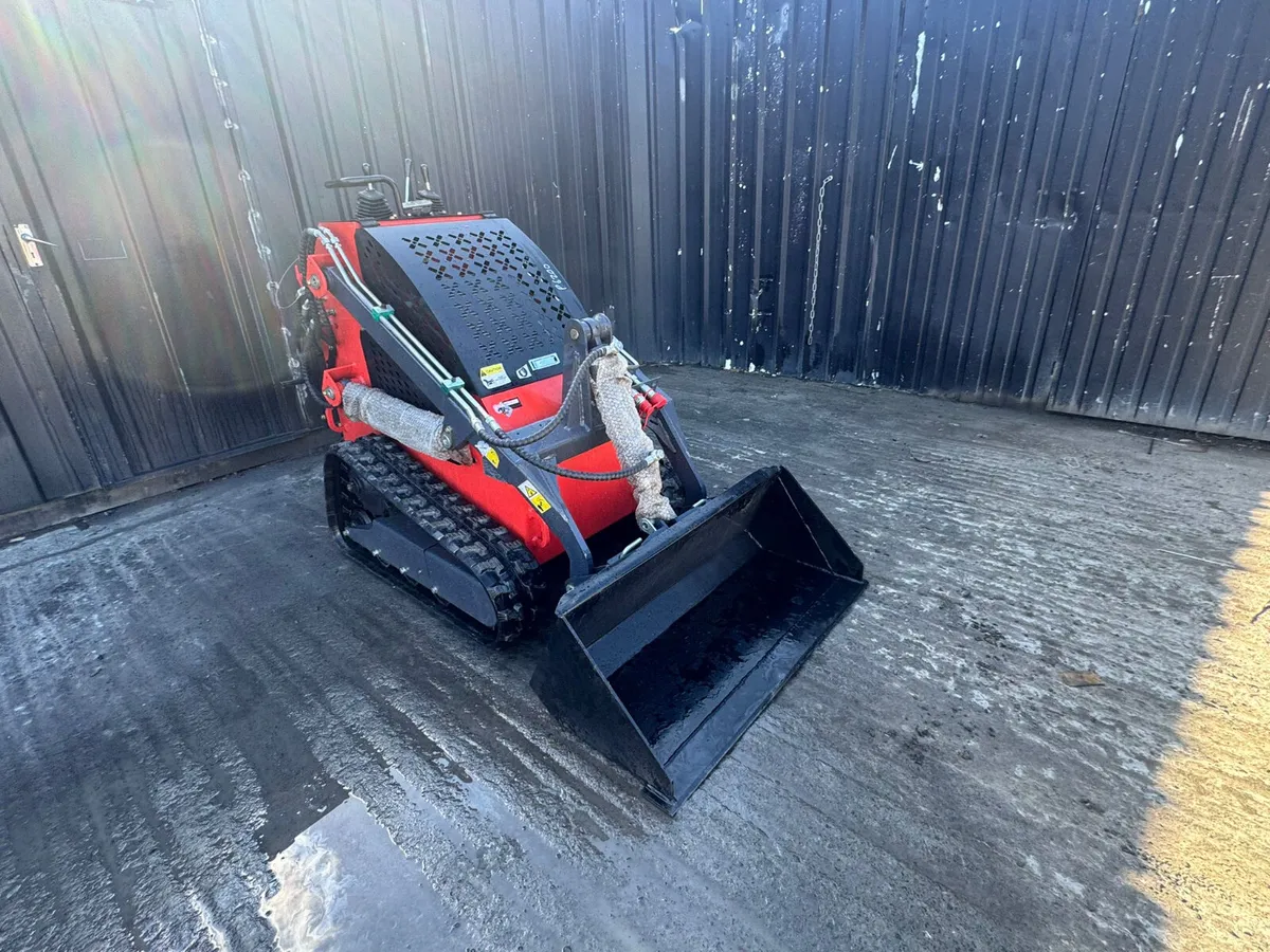 LIHUA LRT360 Tracked Pedestrian Skidsteer Loader - Image 3