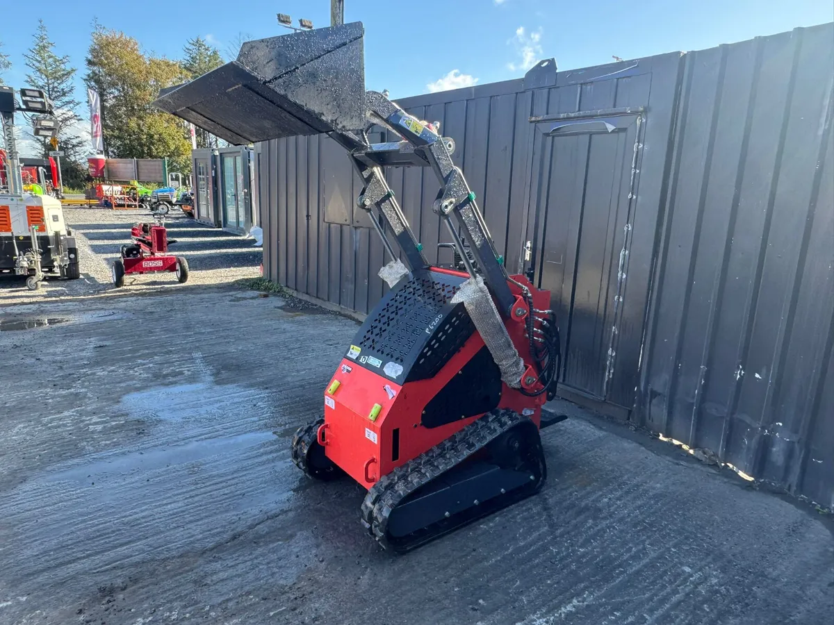 LIHUA LRT360 Tracked Pedestrian Skidsteer Loader - Image 4