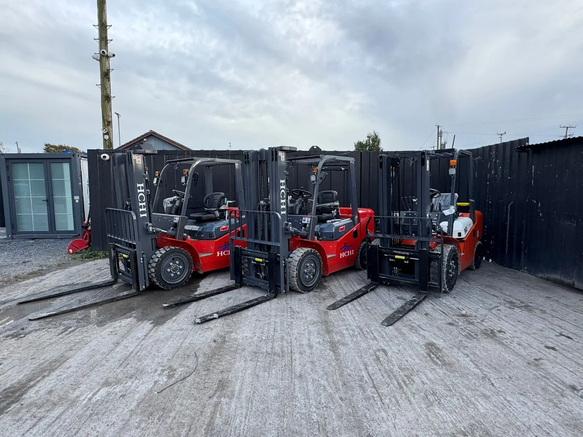 HCHI CPCD35 Diesel Forklift – 3 Stage Lift - Image 1