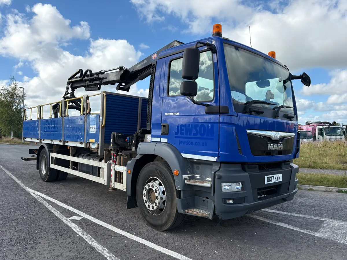 Man 18 Ton Crane Truck - Image 1