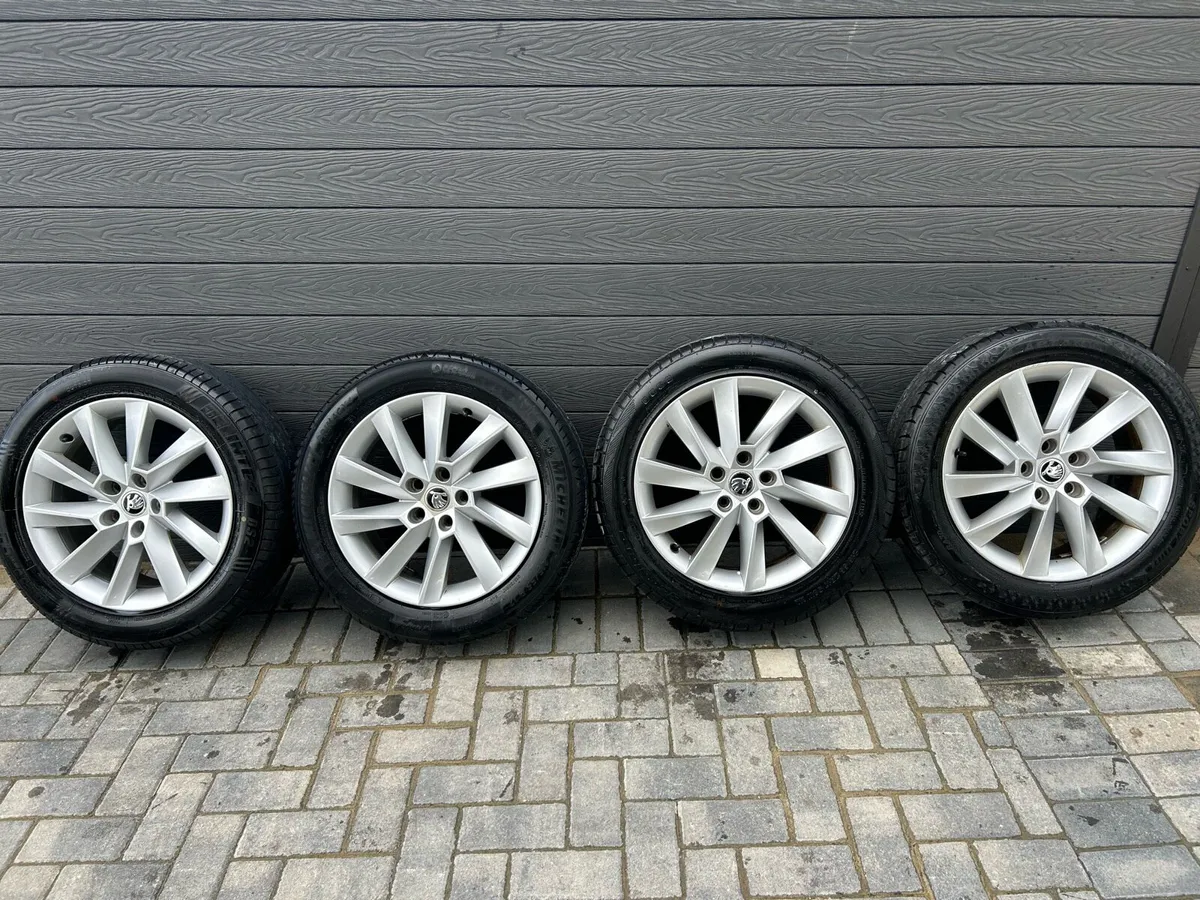 17” GENUINE SKODA OCTAVIA ALLOY WHEELS & TYRES - Image 2