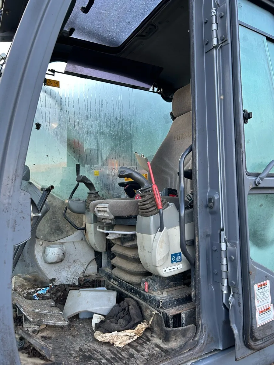 Hitachi Zaxis for breaking - Image 3