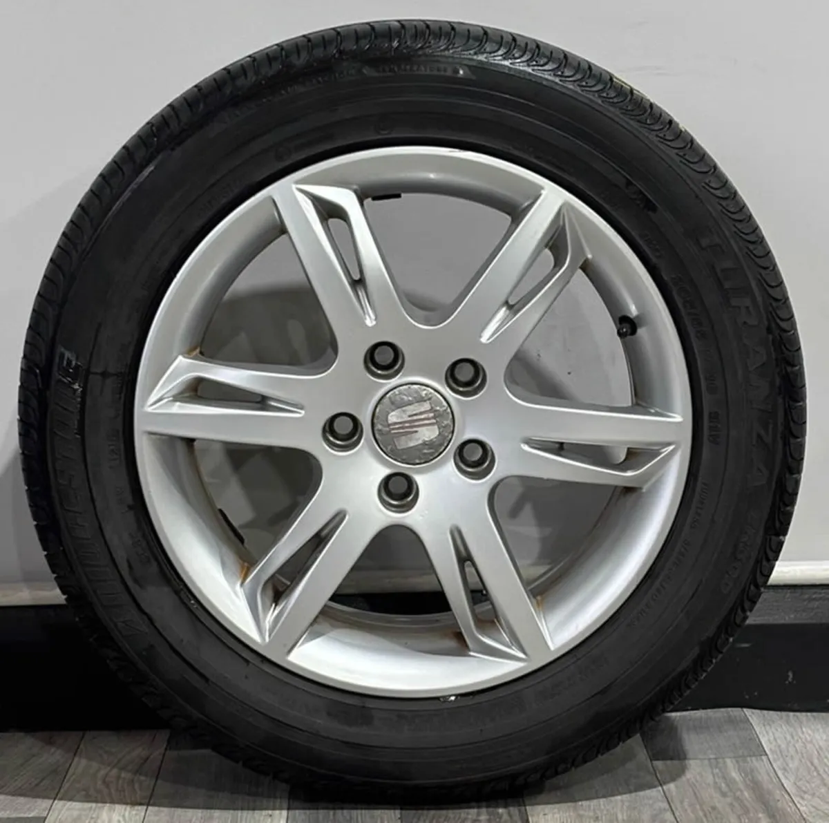 16" GENUINE SEAT LEON ALLOYS & TYRES - Image 4