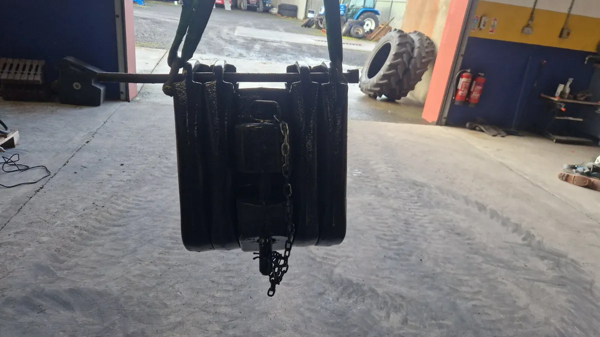 CASE Farmall weights - Image 3