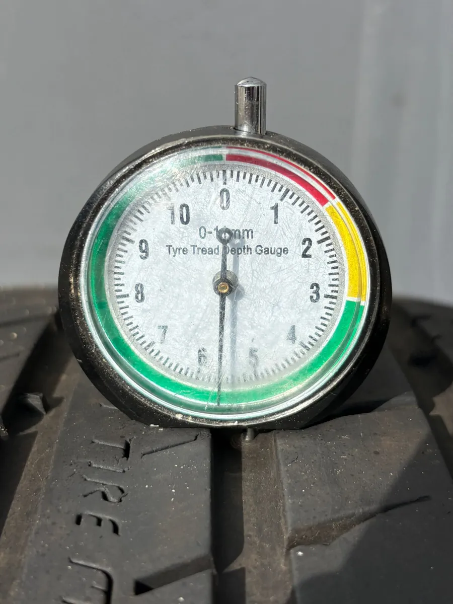 17" Genuine SKODA KAROQ Alloys & Tyres 8W0601025K - Image 3