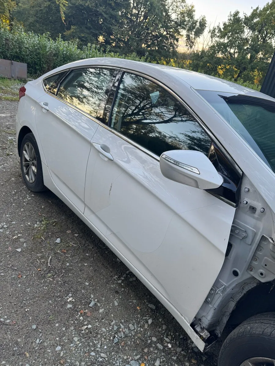 Hyundai i40  2016 Breaking - Image 2