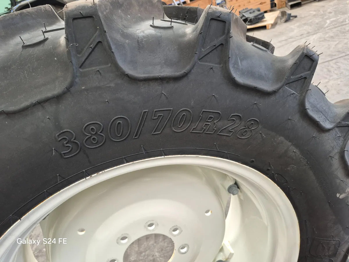 380/70R28 - Image 4