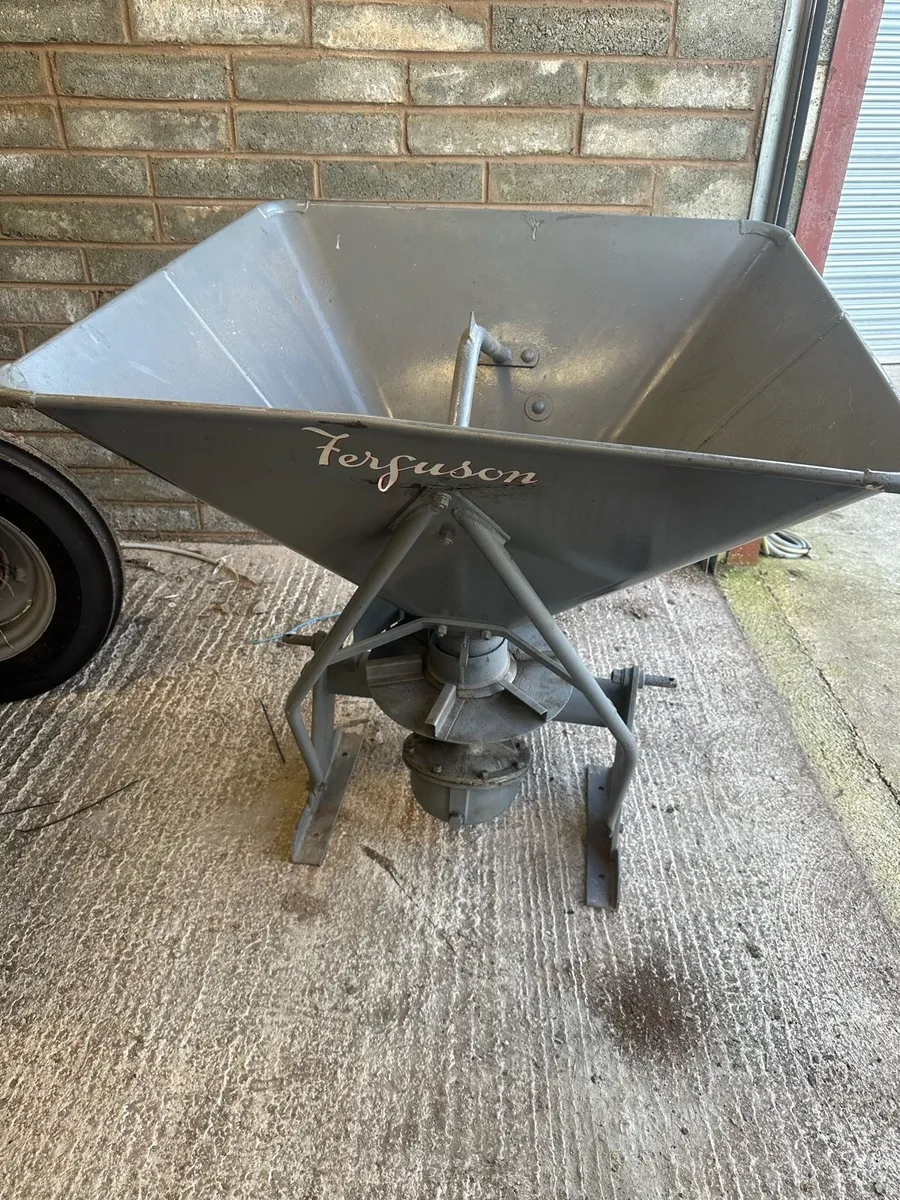 ferguson  fertilizer spreader - Image 1