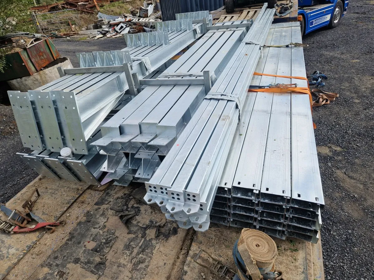 100 x 30 ft steel frame portal - Image 1