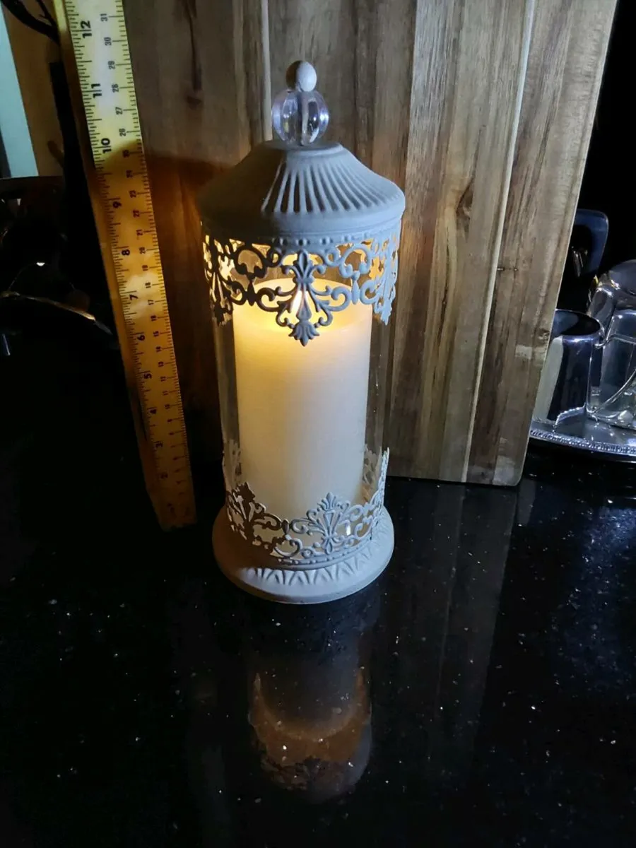Hurricane lamp - Image 1