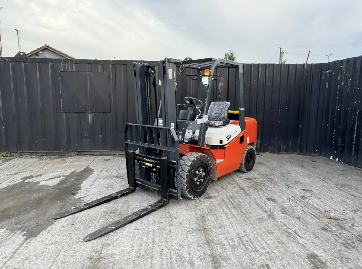 Machpro  Diesel Forklift - 2 Stage Mast - Image 1