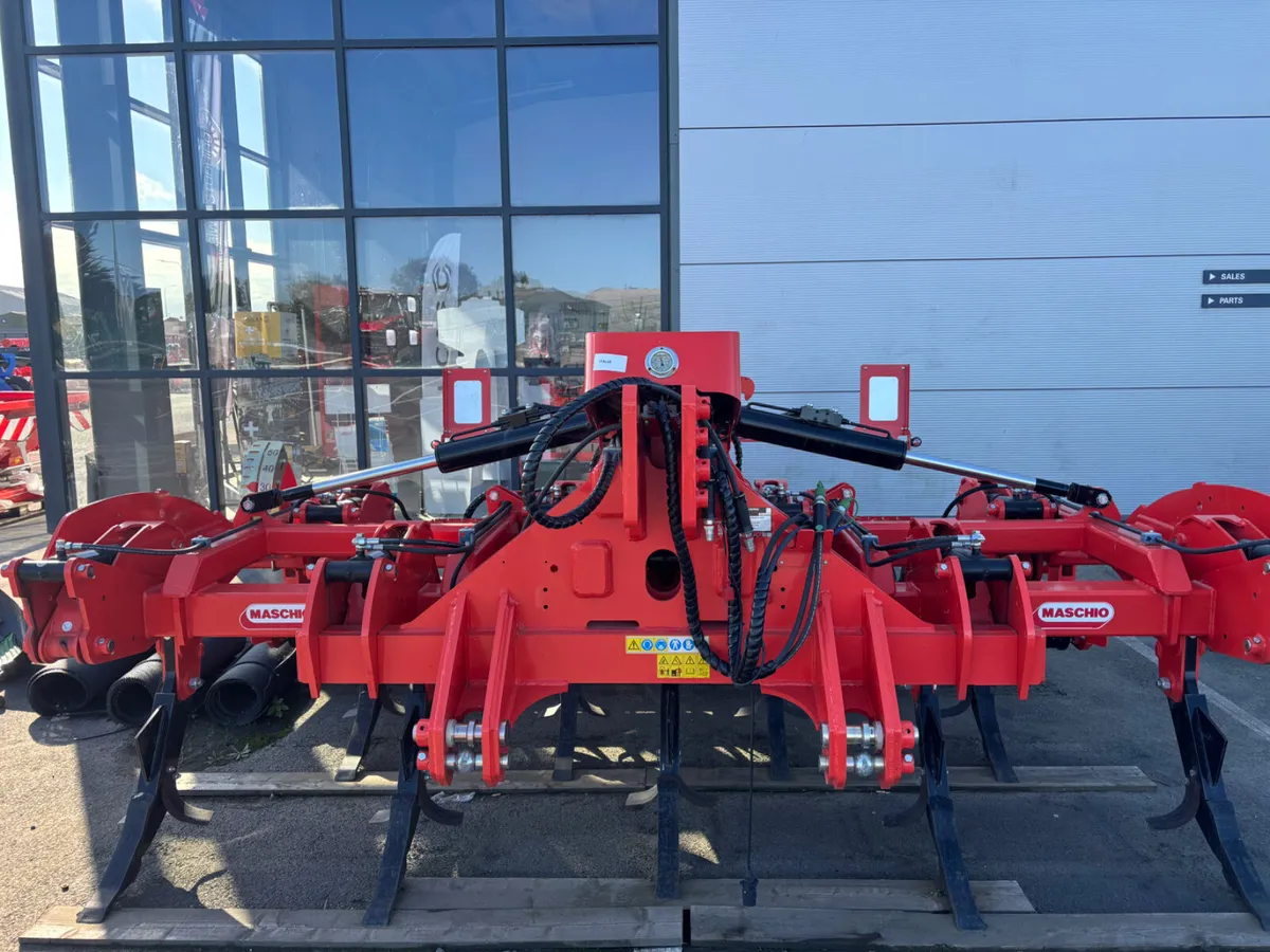 4mtr hydraulic folding Maschio Artigilo Subsoiler - Image 1