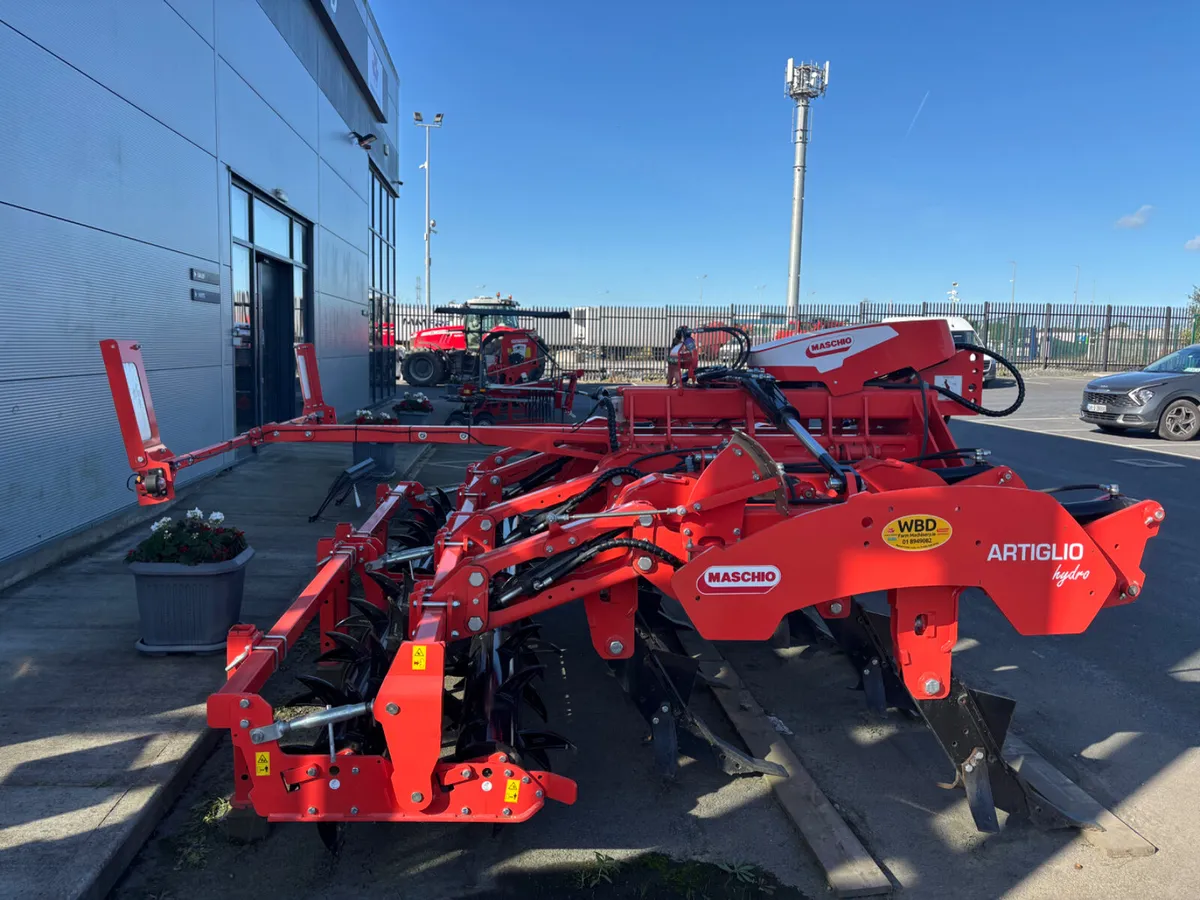 4mtr hydraulic folding Maschio Artigilo Subsoiler - Image 3