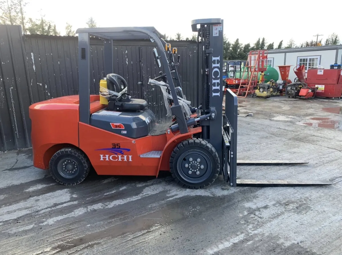 HCHI CPCD35 Diesel Forklift – 3 Stage Lift - Image 4
