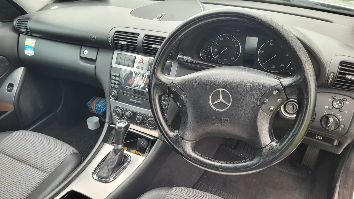 Mercedes-Benz C-Class 2005 for parts - Image 1