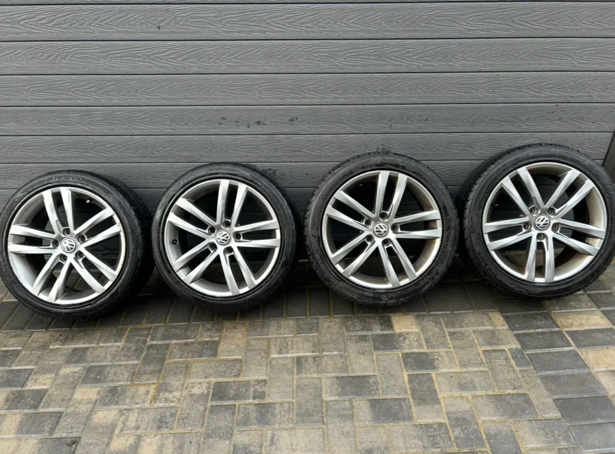 17” GENUINE VOLKSWAGEN ALLOY WHEELS & TYRES - Image 2