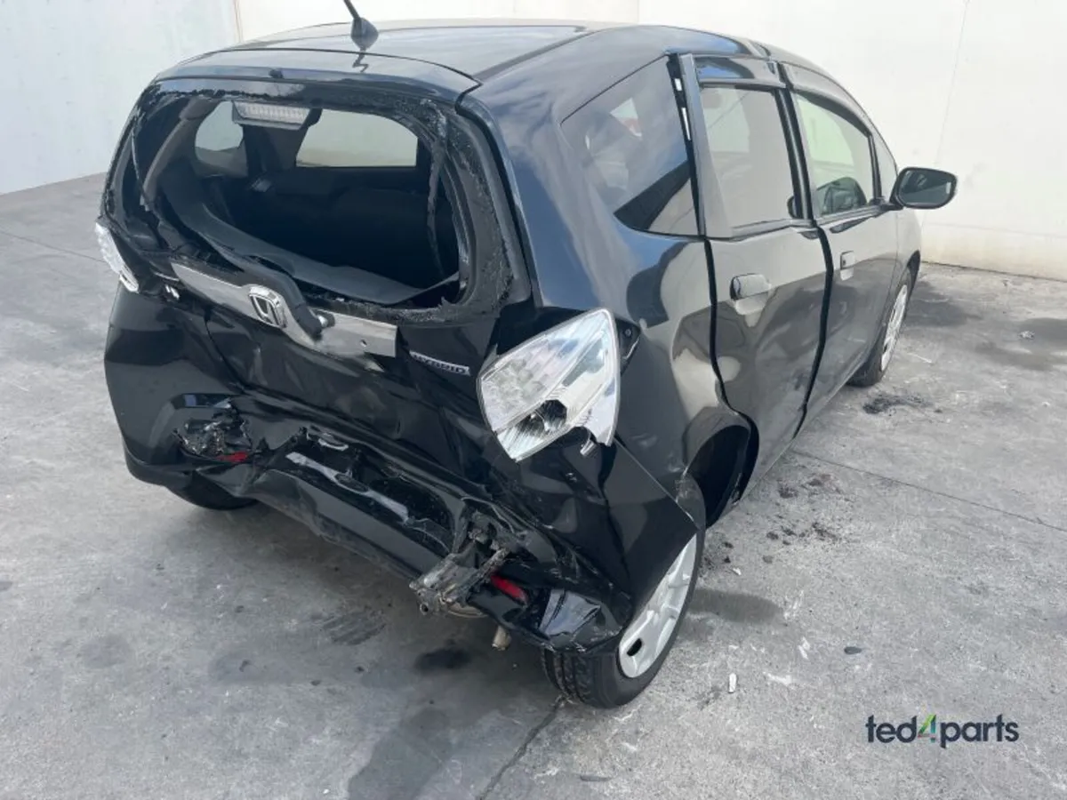 2013 Honda Fit For Breaking - Image 4