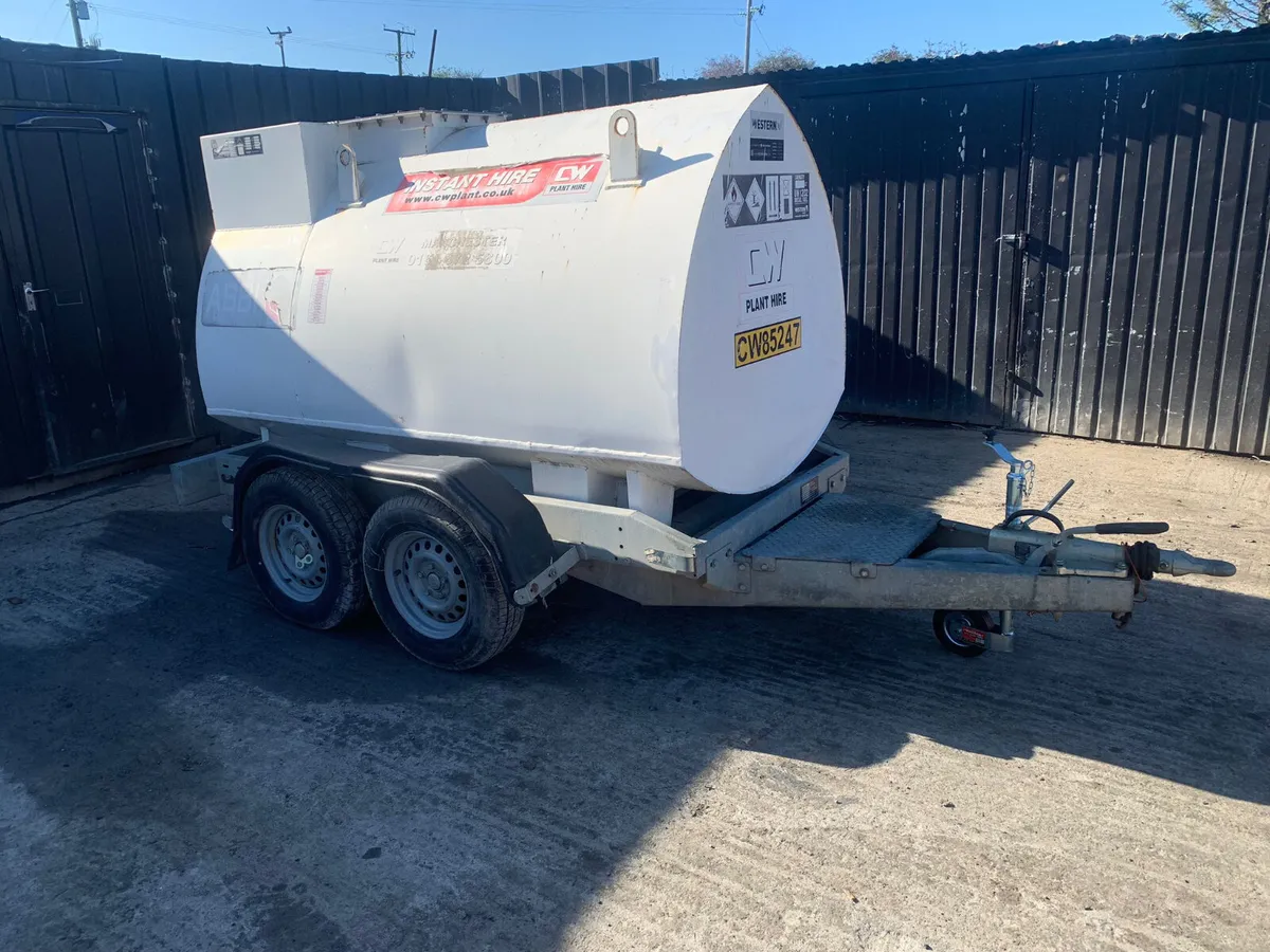 Western 2000 Litre Twin Axle Bunded Fuel Bowser - Image 3