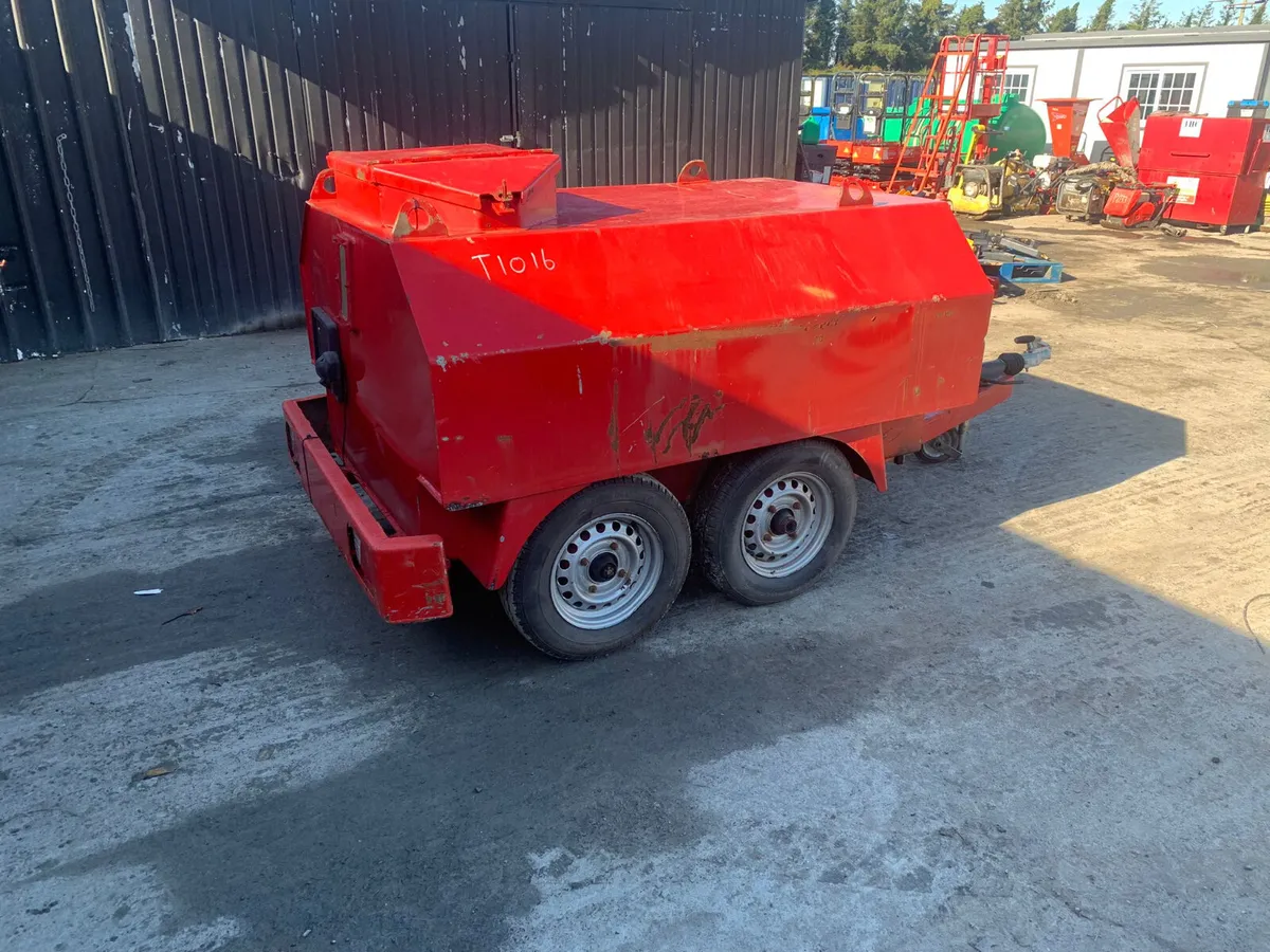 Chieftain Twin Axle 1000L Bunded Bowser - Image 4