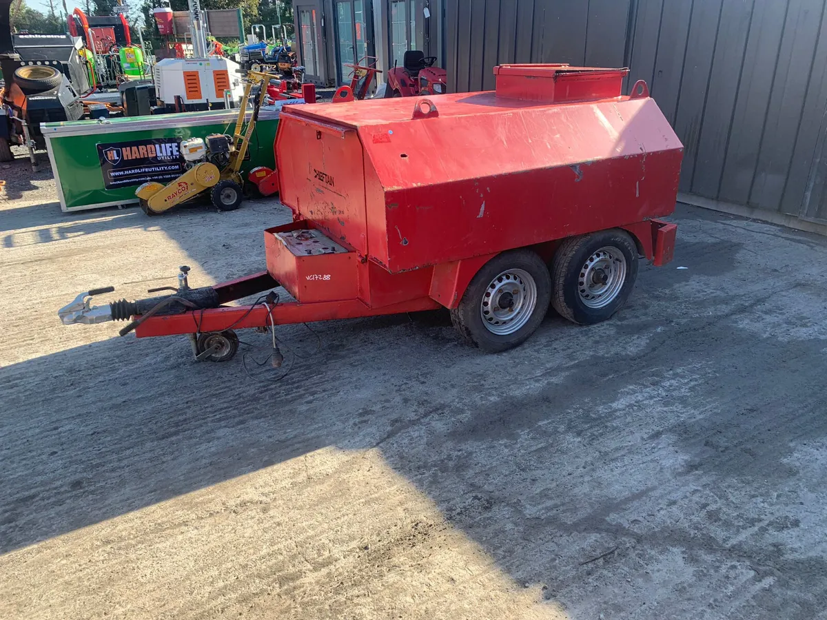 Chieftain Twin Axle 1000L Bunded Bowser - Image 1