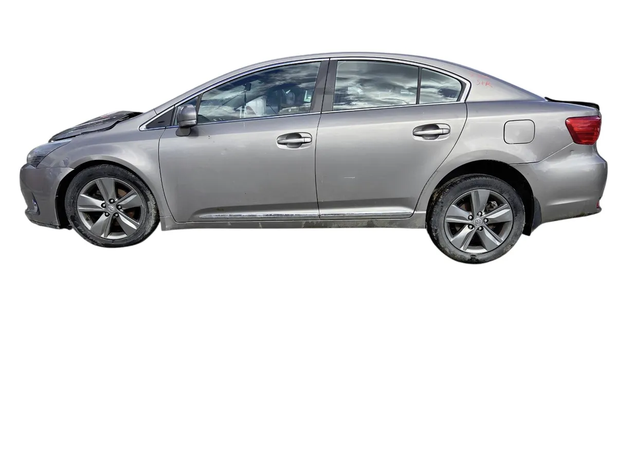 2015 TOYOTA AVENSIS For Breaking/Dismantling - Image 3