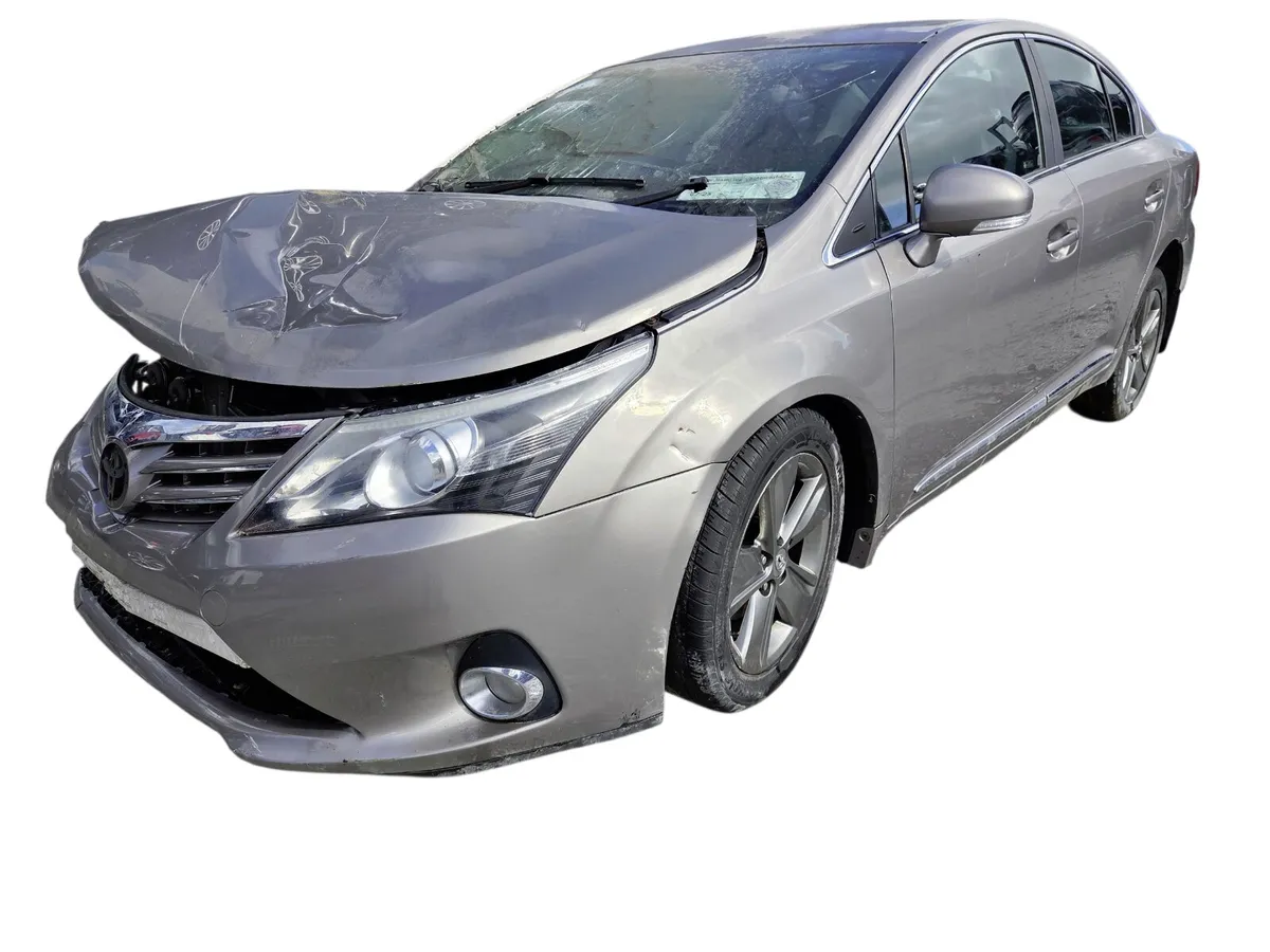 2015 TOYOTA AVENSIS For Breaking/Dismantling - Image 2