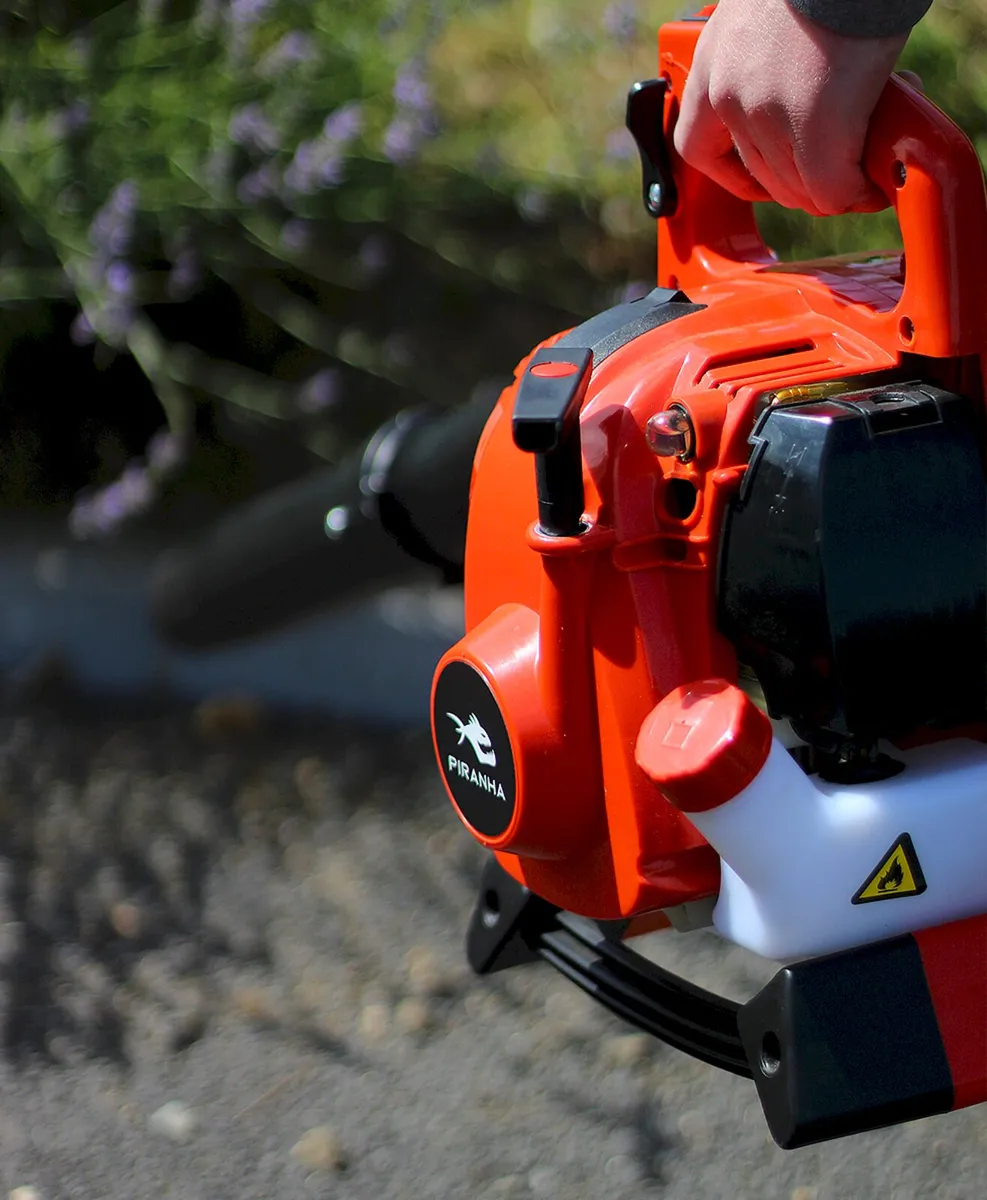 Piranha 4 Stroke Leaf Blower -  NO Mixing Fuel! - Image 4