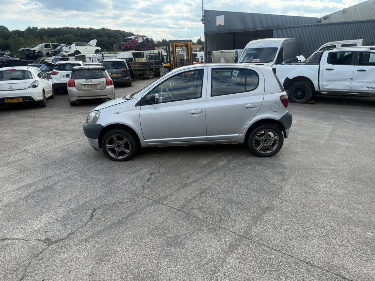 99 Toyota Yaris 1.0 ptl - Image 4