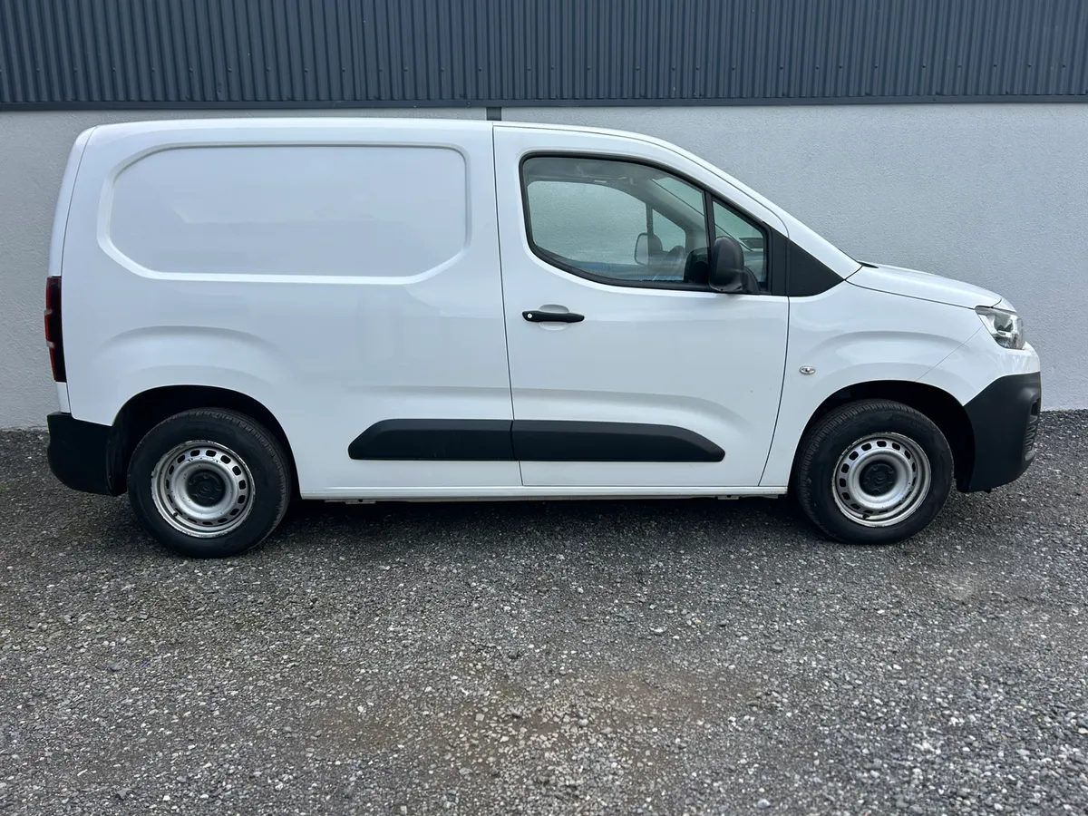 2021 Citroen Berlingo - Only 95'000 km - Image 3
