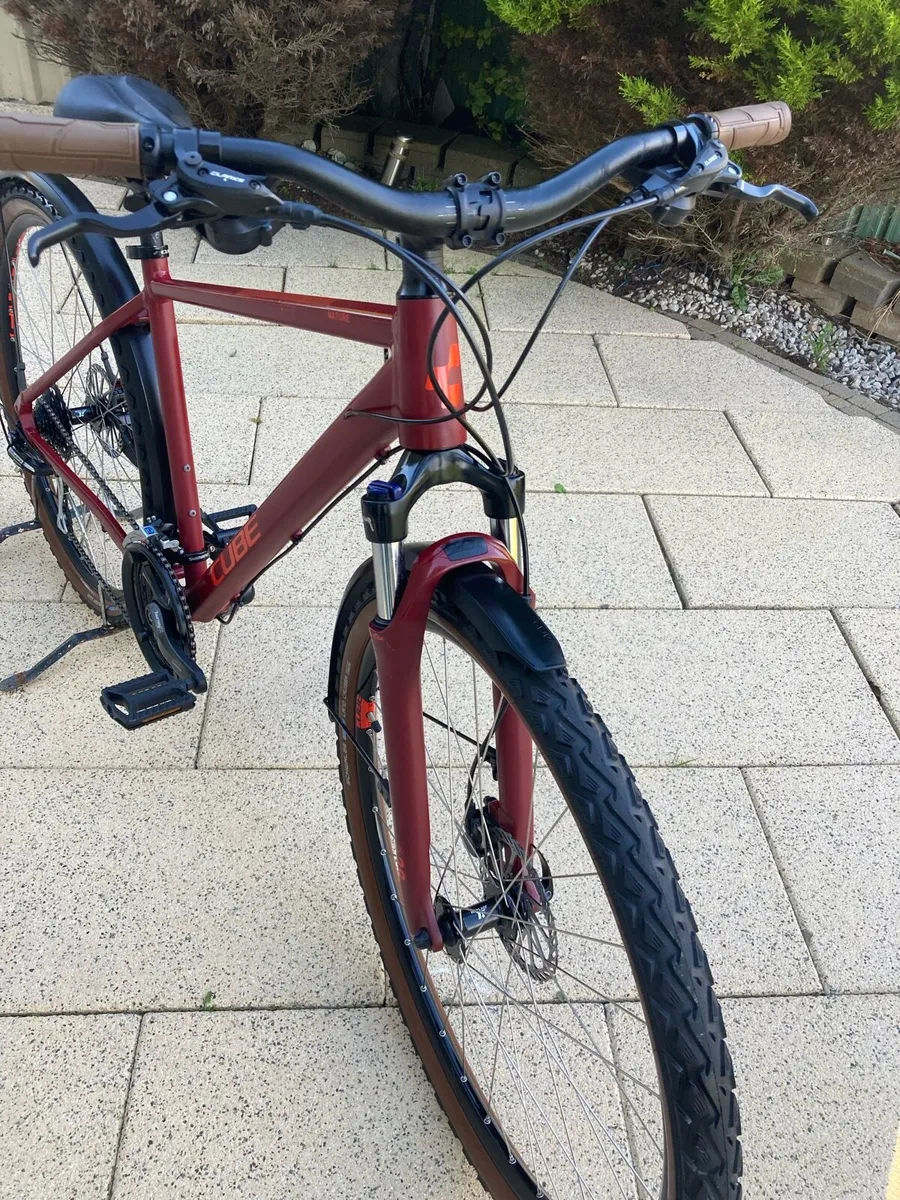 Cube Nature hybrid bike - Image 4