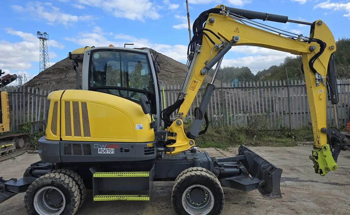 Wacker Neuson rubber duck - Image 1