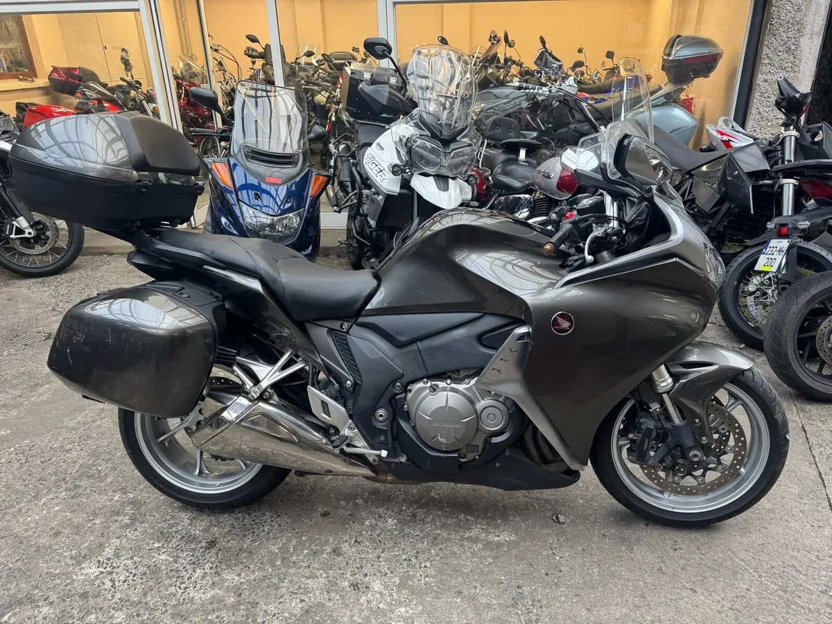 2017 VFR1200F - Image 1