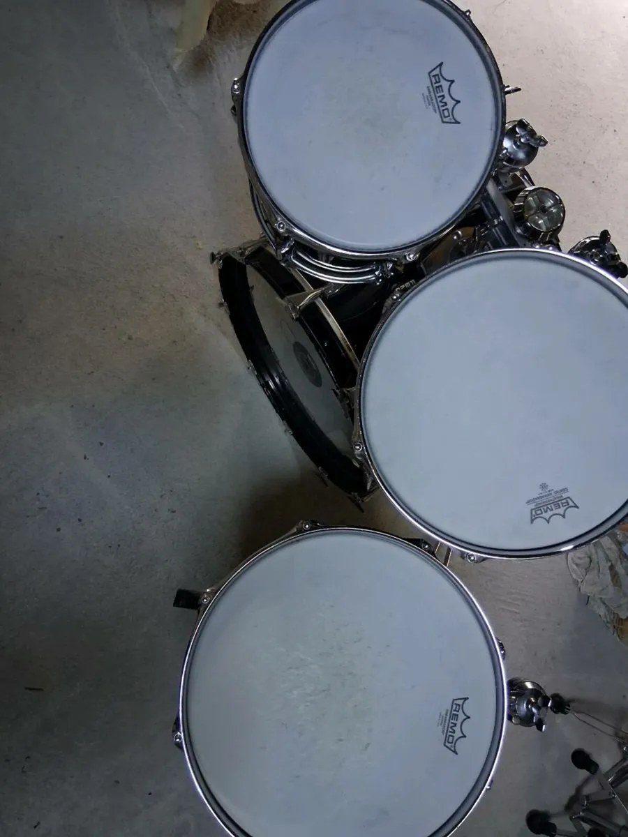 Remo 1980s drum kit - Image 4