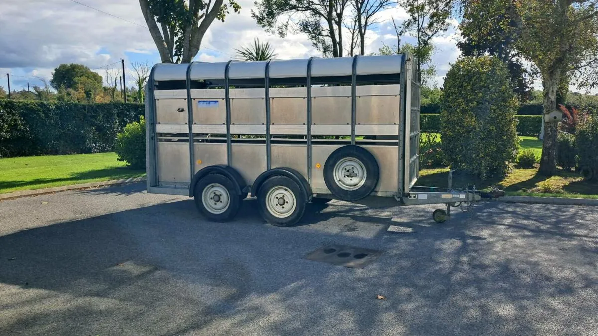 Ifor Williams cattle trailer - Image 1