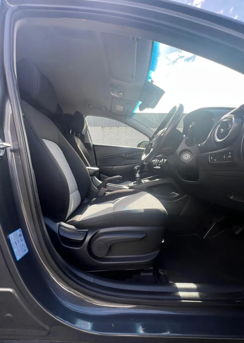 2021 Hyundai Kona Mild Hybrid - Image 4