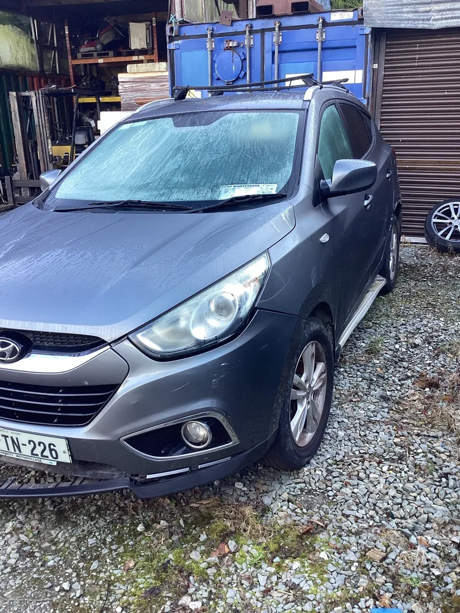 Hyundai ix35 ,,2 ltr diesel,4+4.. 5 speed manual,, - Image 3