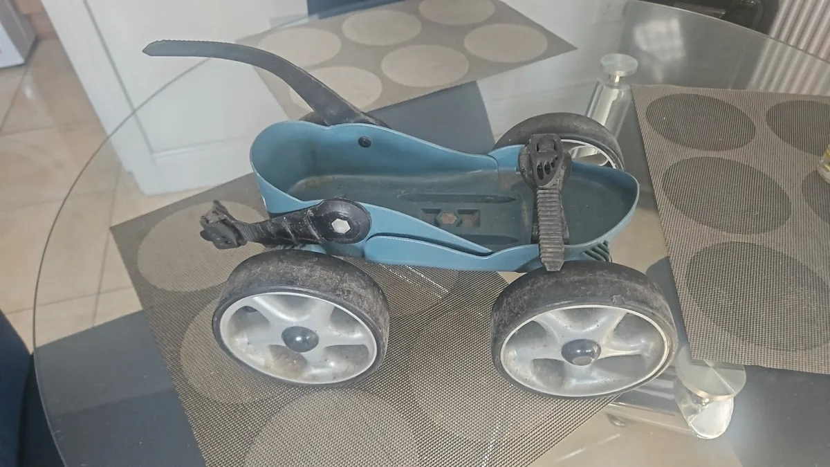 roller blades ( 2 pair ) - Image 1