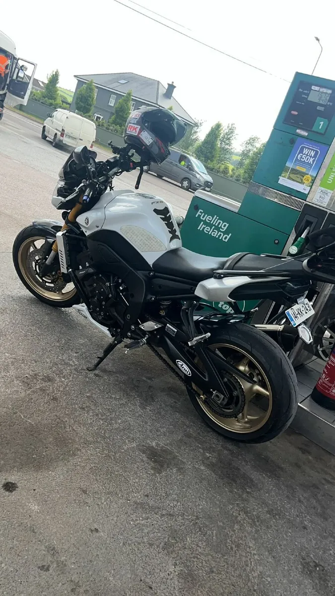 SELLING YAMAHA  FZ8 - Image 3