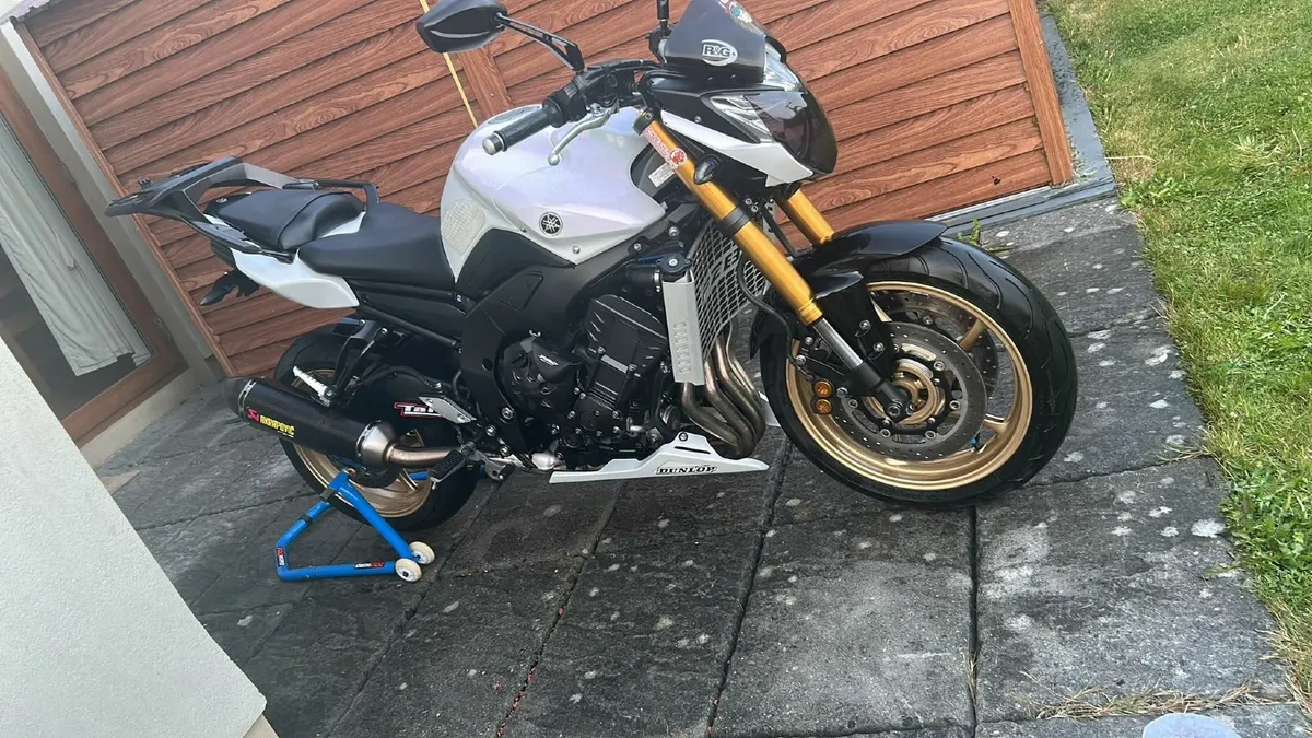 SELLING YAMAHA  FZ8 - Image 4