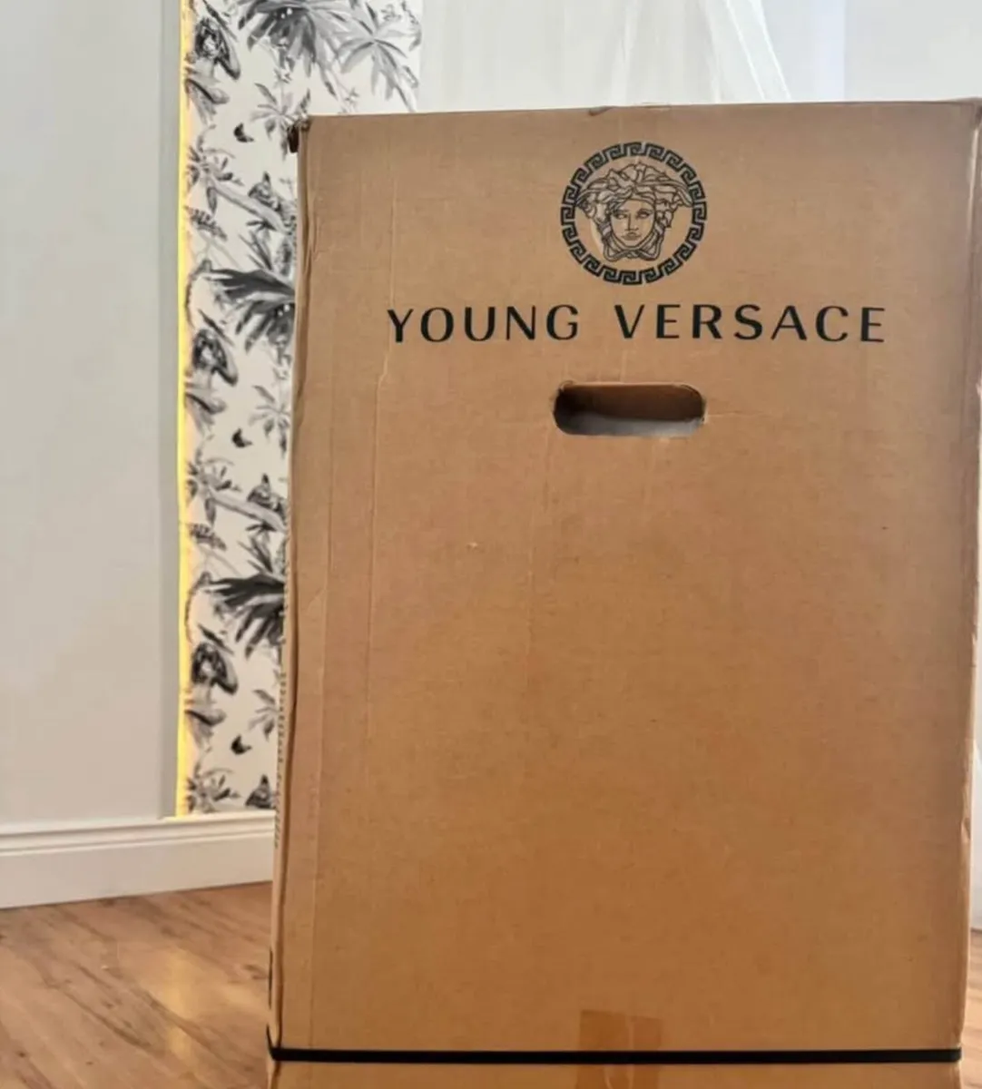 Versace baby car seat - Image 1