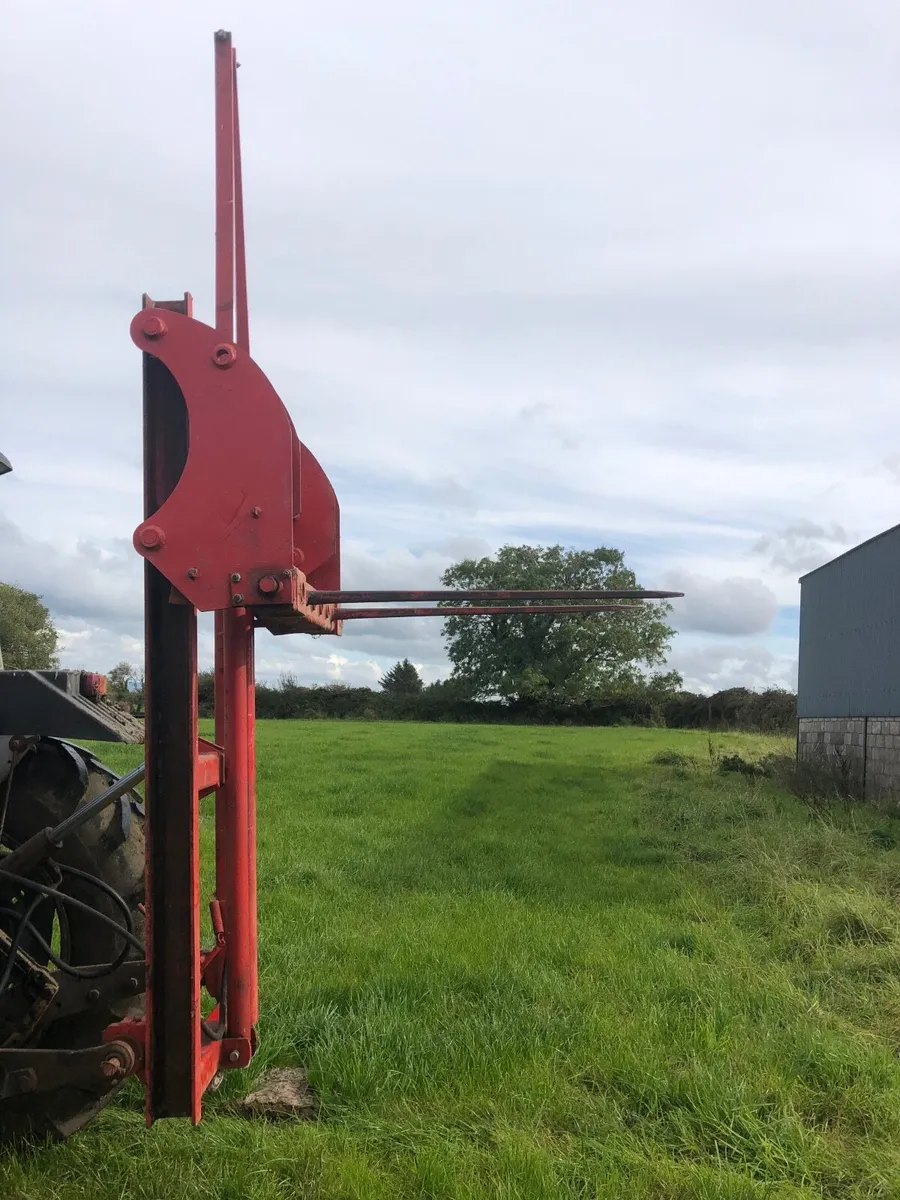 Bale hoist - Image 1