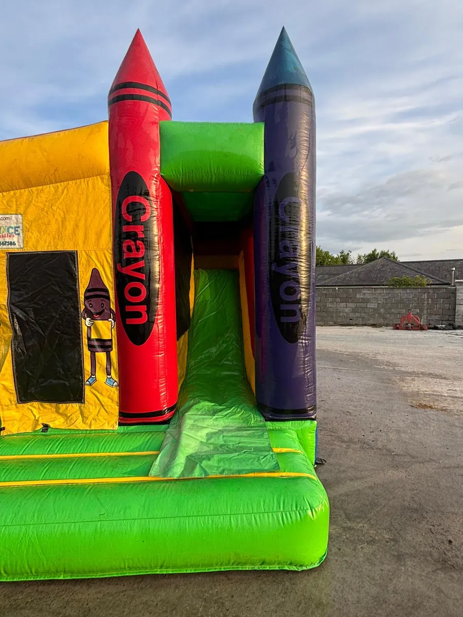 Bouncey castle 16 foot with blower - Image 1