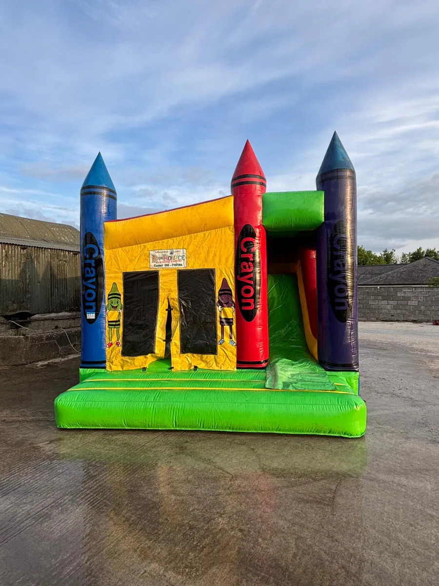 Bouncey castle 16 foot with blower - Image 2