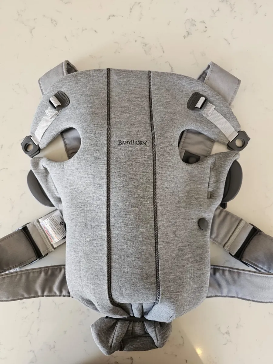 Baby carrier - Image 1