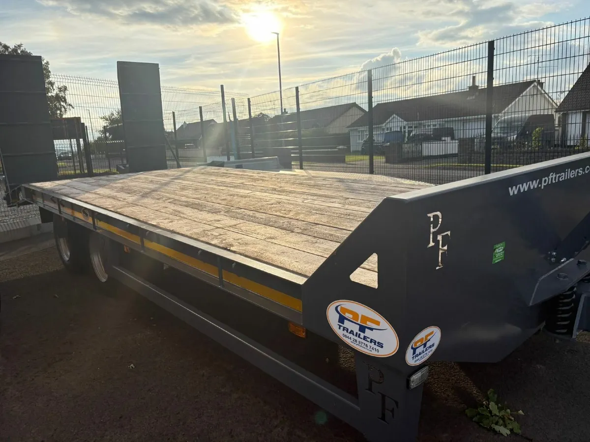 19 TON LOW LOADER - Image 1